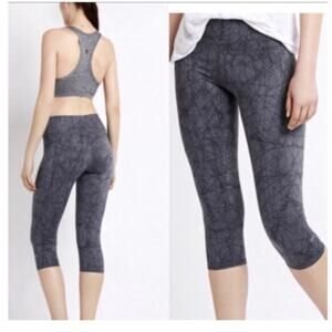 ALO Yoga Abstract Print Capri Leggings XS